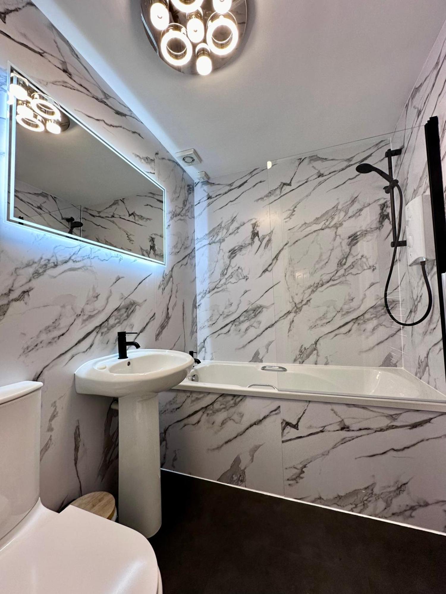 Rose Street'S Hidden Treasure- 2Bed Newly Refurbished Apt Edimburgo Esterno foto